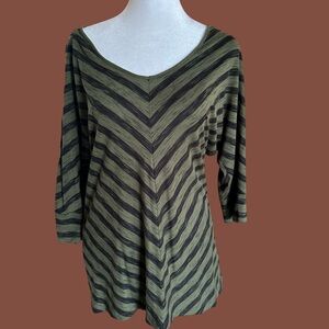 Apt. 9 quarter sleeve earthy tones long sleeve